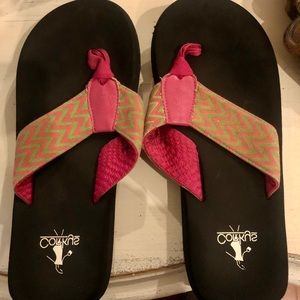 Corky’s flip flops chevron blue/ green print